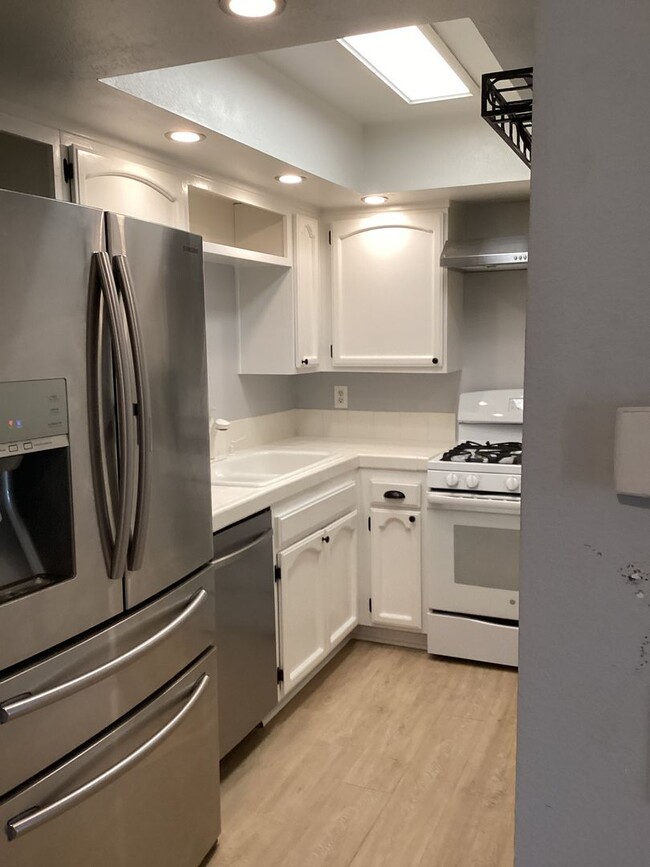 Building Photo - Updated 1 Bedroom Apartment in Goleta!