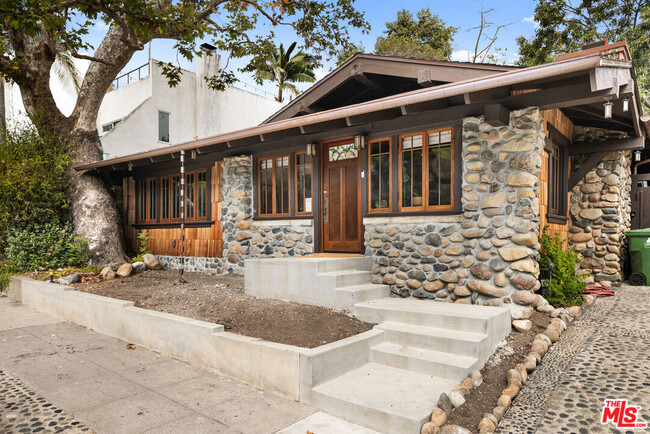 Building Photo - 408 Sycamore Rd
