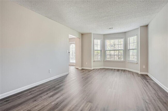 Building Photo - 3392 Amhurst Pkwy