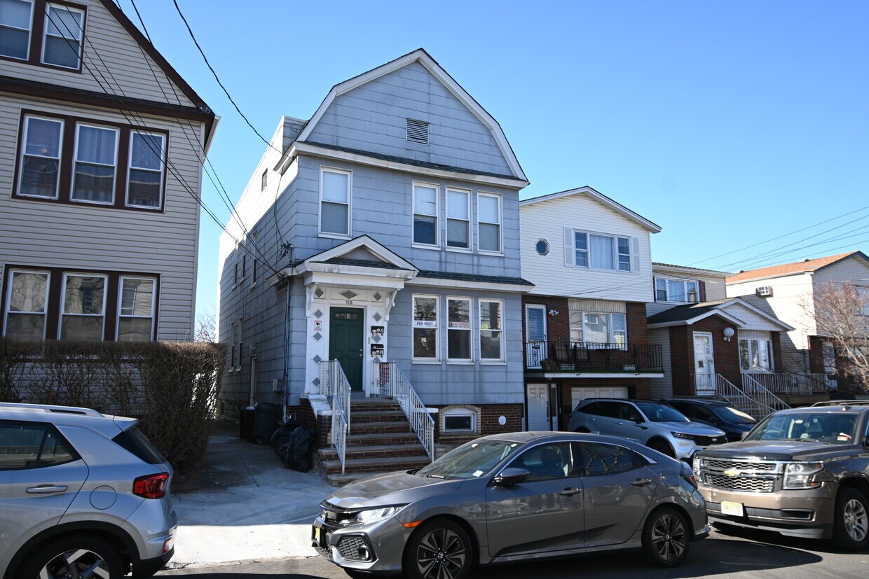 113 McAdoo Ave, Jersey City, NJ 07305 Apartments in Jersey City, NJ