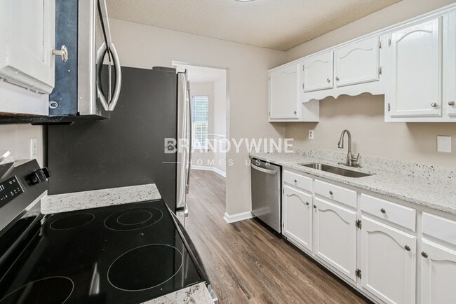 Building Photo - 7569 Bridelwreath Dr