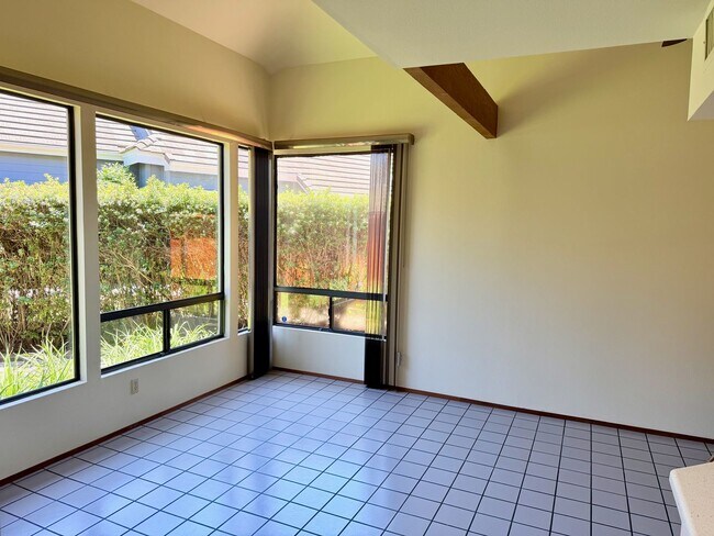 Foto del edificio - Private Oasis with Sunroom, Balcony & Lush Landscaping | 4BR Home Near Community Pool & Spa