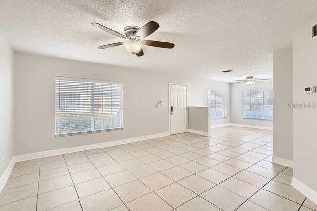 Foto del edificio - 2023 Fluorshire Dr