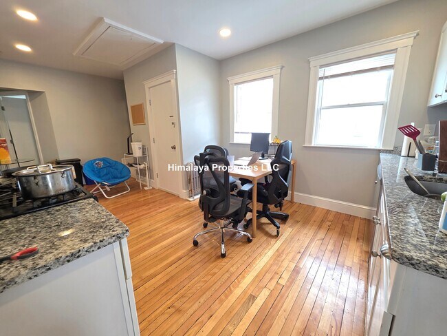 Building Photo - 74 Frederick Ave