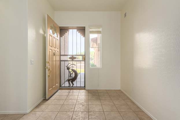 Building Photo - 471 W Larona Ln