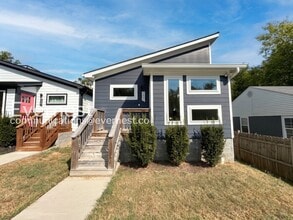 Building Photo - 2400 Lloyd Ave