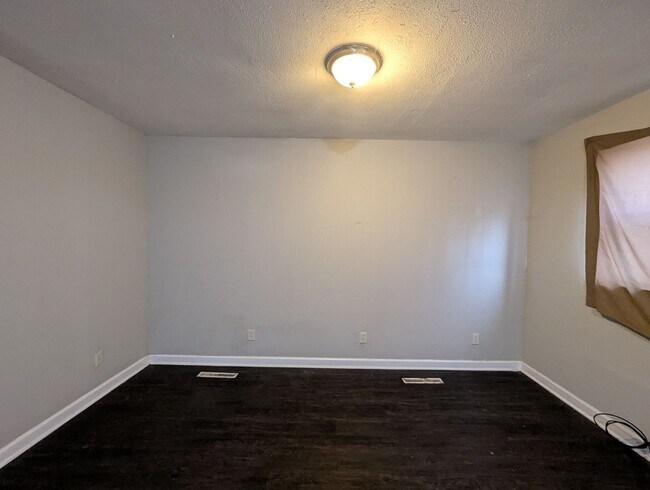 Foto del edificio - 3 Bedroom Home — Available January 7 in Chanute, KS!