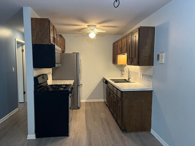 Building Photo - 255 Elmwood Ave