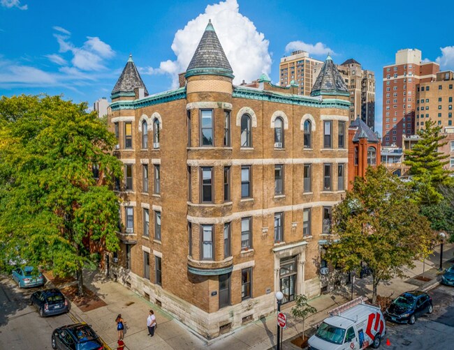 Foto del edificio - 353 W Dickens Ave