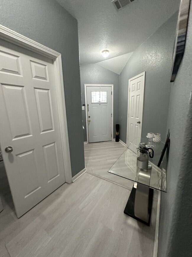 Foto del edificio - 9522 Sun Ml