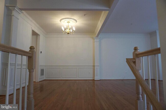 Building Photo - 6112 Stonehenge Pl