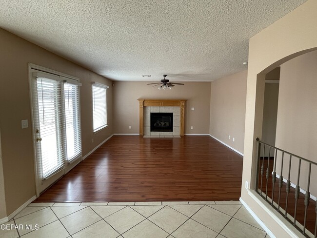 Foto del edificio - 452 Emerald Pass Ave