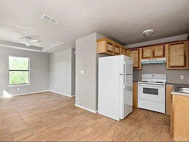 Foto del edificio - 2416 E Rogers Rd