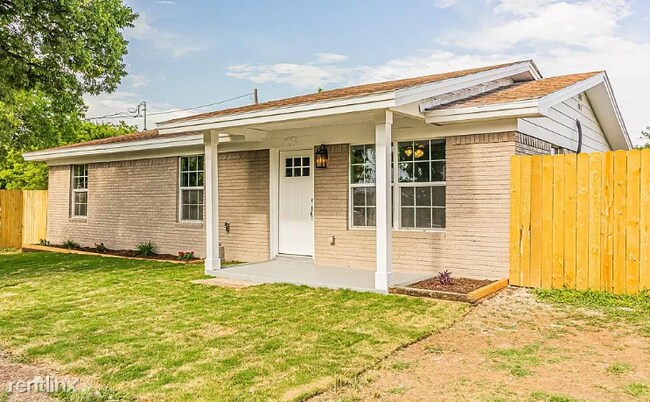 Foto del edificio - 4 br, 1.5 bath House - 705 N Arthur St