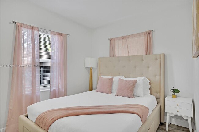 Foto del edificio - 928 NW 66th St