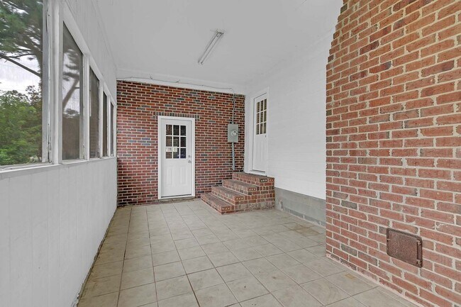 Foto del edificio - Call Sabrina Thomas' Office at 757-767-076...