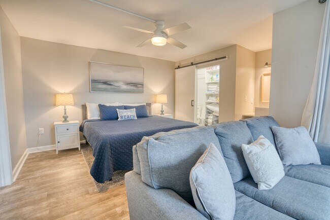 Foto del edificio - 5800 Bonita Beach Rd SW