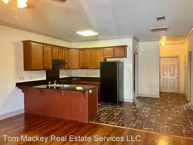 Building Photo - 3 br, 2 bath House - 9158 Pecan Tree Dr.