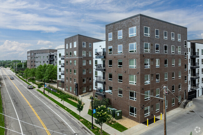 Edificio Primario - The Arrow Apartments - Student Housing