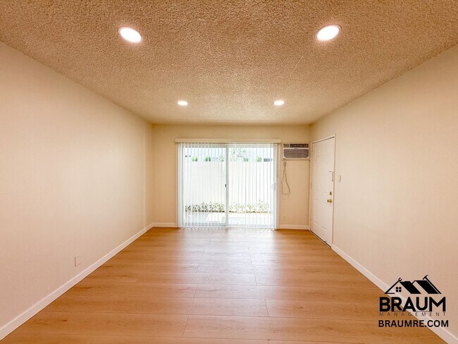 Foto del edificio - 5433 Sepulveda Blvd