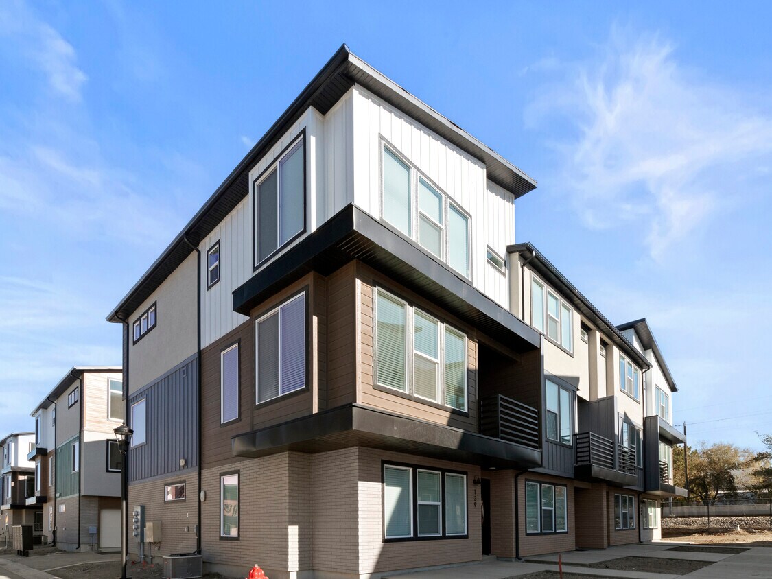 136 E Abbeville Ct, Sandy, UT 84070 Townhome Rentals in Sandy UT