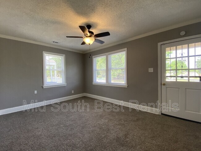Foto del edificio - 1358 Cooper St