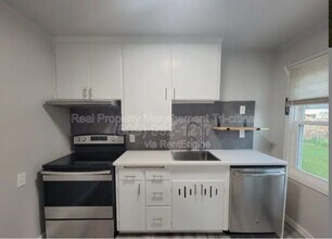 Building Photo - 402 Barth Ave