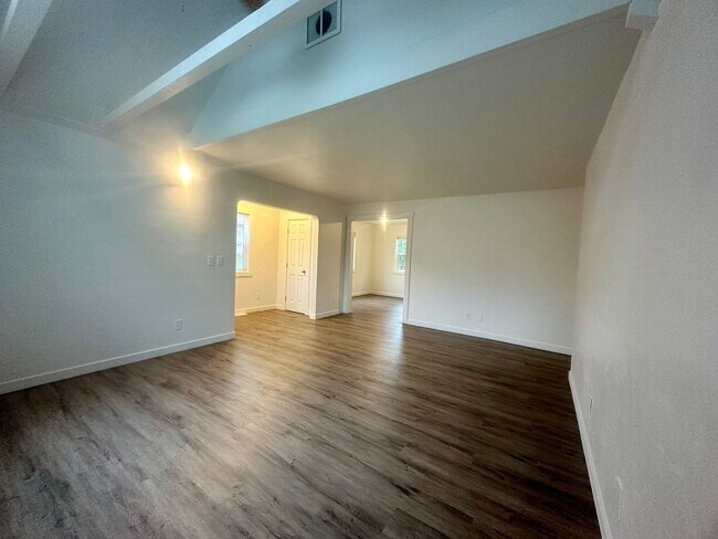 Foto del edificio - 2525 SE Thompson St