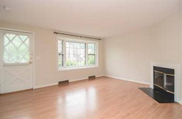 Building Photo - D31 Scotty Hollow Dr