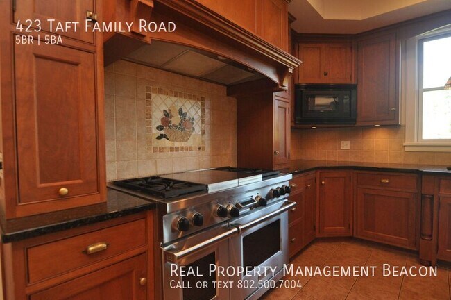 Foto del edificio - 423 Taft Family Rd