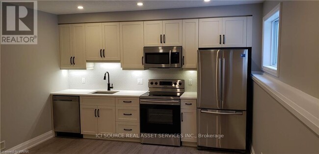 Building Photo - 361 Westvale Dr