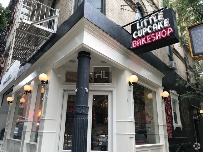 Building Photo - Mott Street