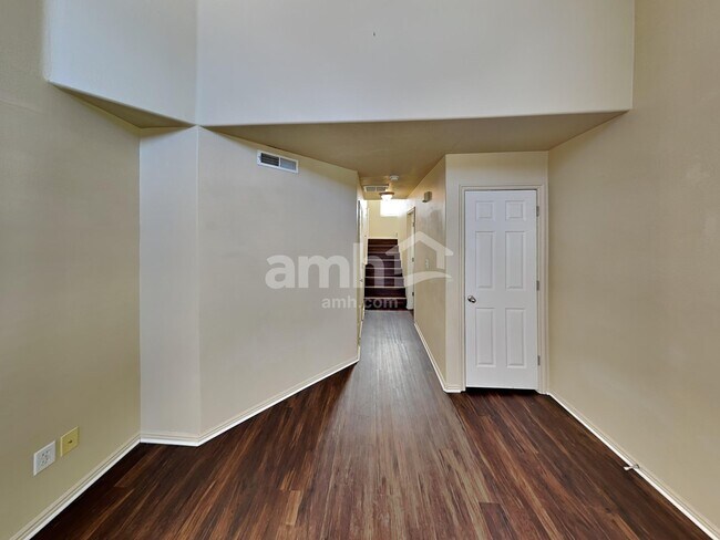 Building Photo - 645 Cattail Dr