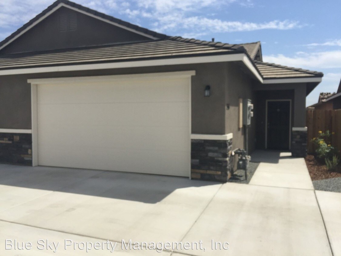 556556 N 4th St, Porterville, CA 93257 Room for Rent in Porterville