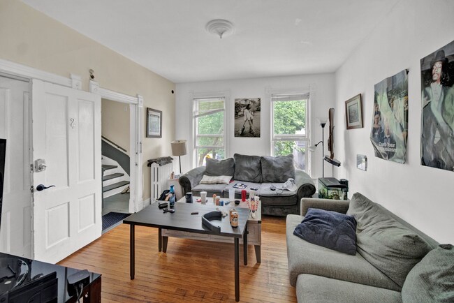 Foto del edificio - 2026 Maple Ave