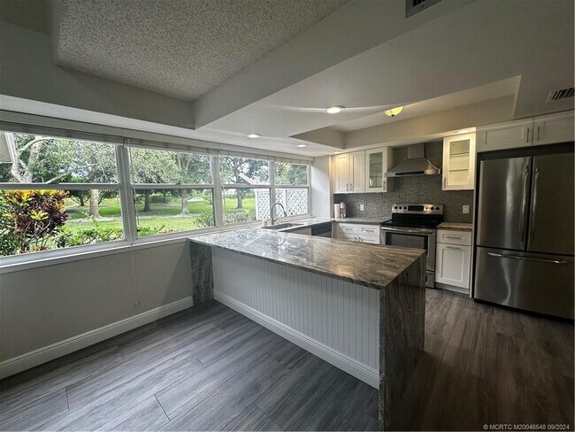 Building Photo - 3690 SW Sunset Trace Cir