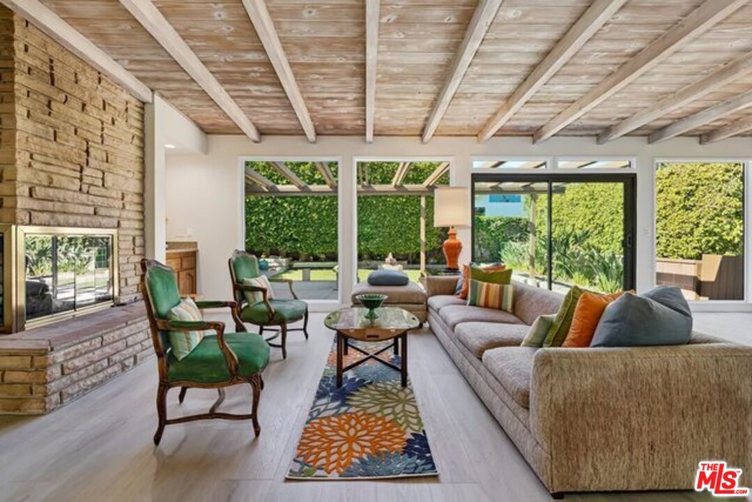 Foto principal - 7345 W 90th St
