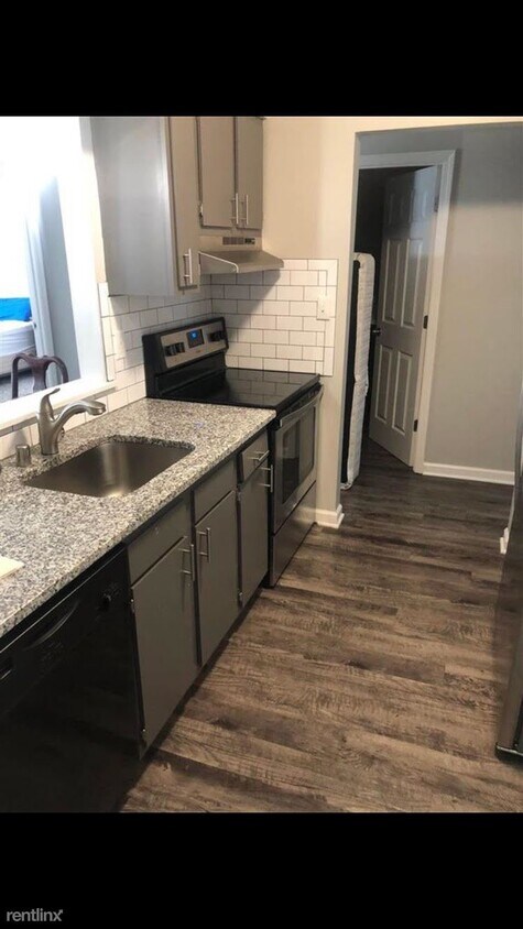 Building Photo - 2 br, 1 bath Duplex - 927 Potter Ave