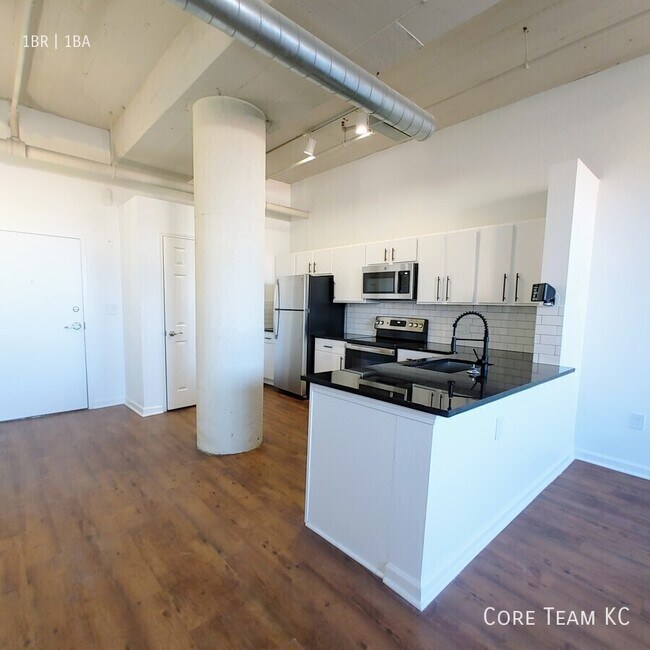Foto del edificio - 320 W 7th St
