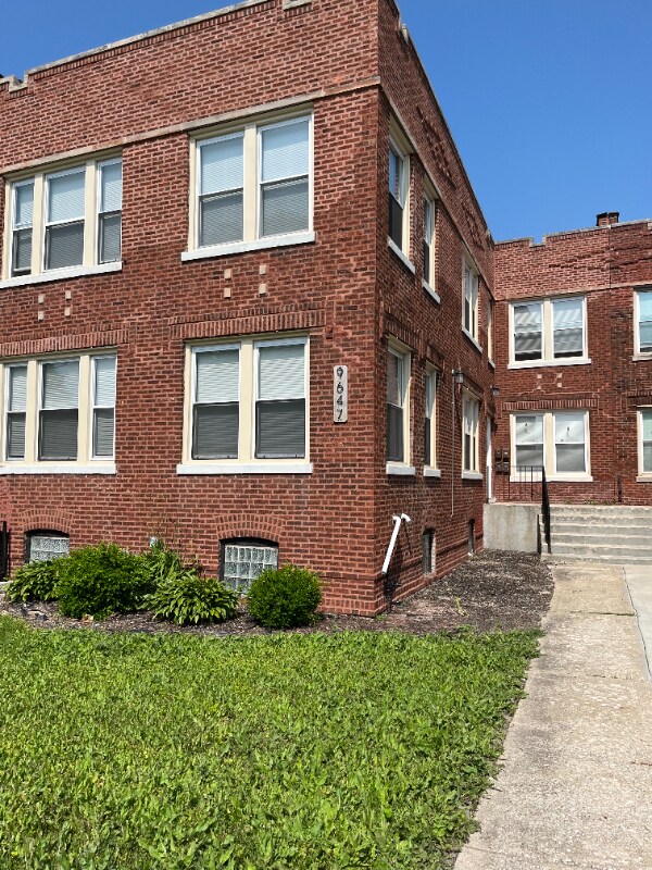 Foto del edificio - 9647 S Forest Ave
