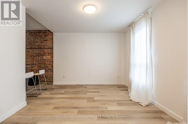 Building Photo - 41 Burlington St E