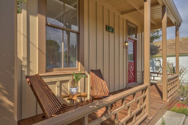 Front porch - 750 Laurel Ave