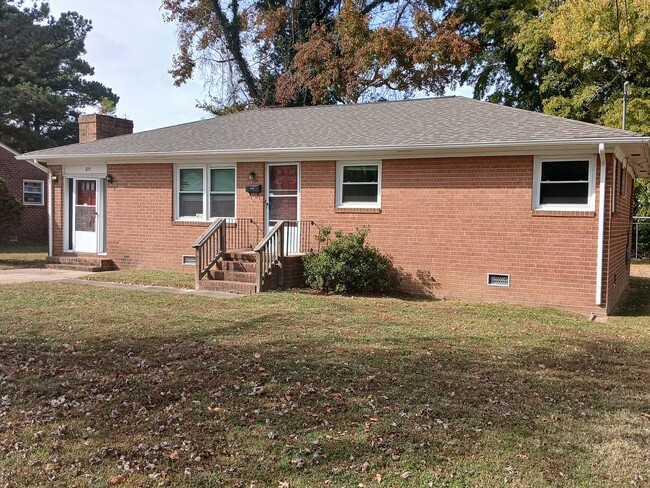 Building Photo - 3 Bedroom Rancher in Hampton