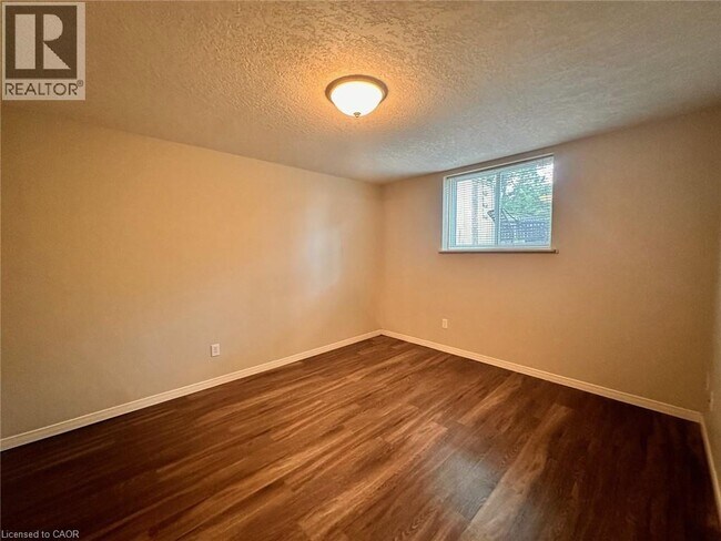 Photo du bâtiment - 9 Macville Ave