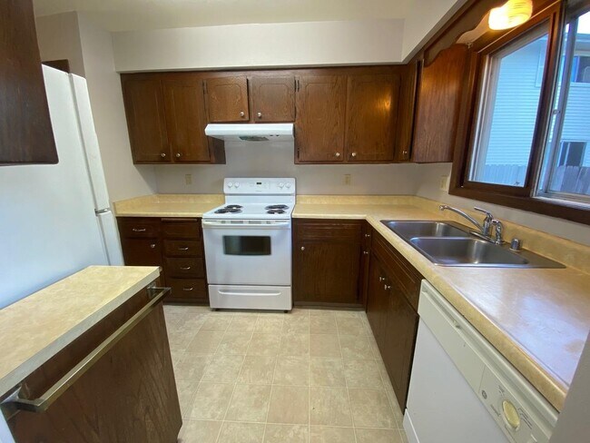 Building Photo - 204 Swanton Rd