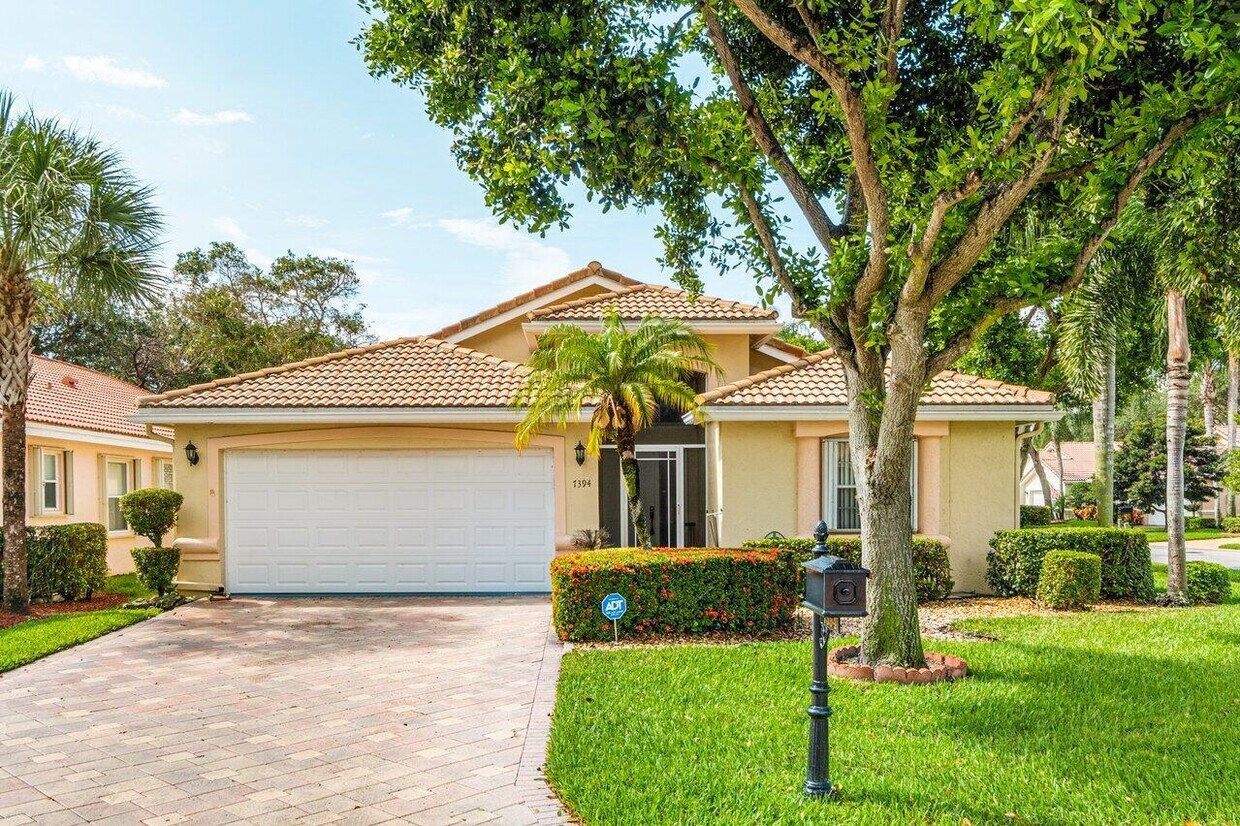 Foto principal - 7394 Modena Dr