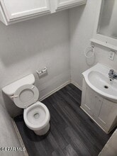 Building Photo - 247 Carnes Rd