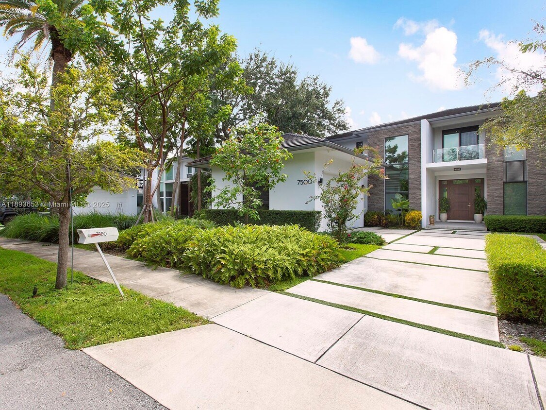 Foto principal - 7500 SW 57th Ct
