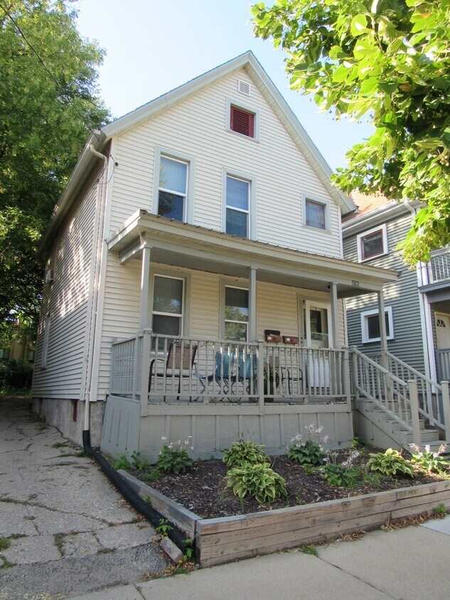 Primary Photo - 512 W Doty St