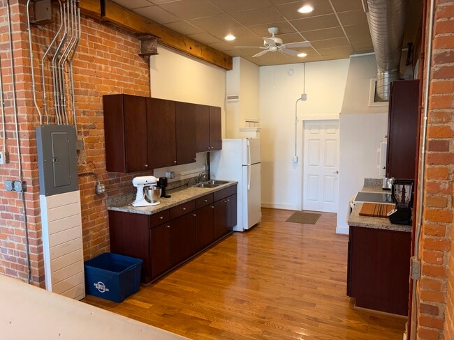Kitchen - Guoin Street Lofts